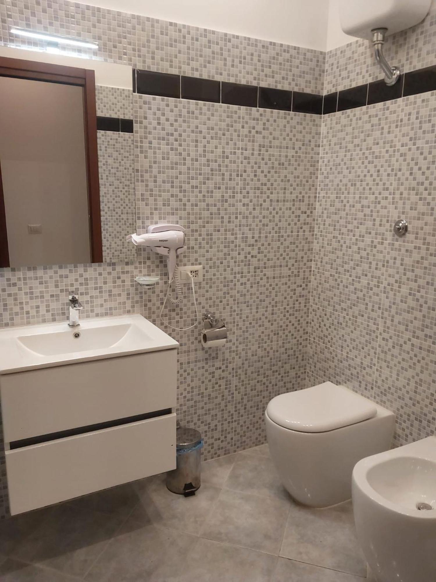 Modular King Suite - Intera Suite Vicino Aeroporto E Fiera Di Roma Fiumicino Exterior photo